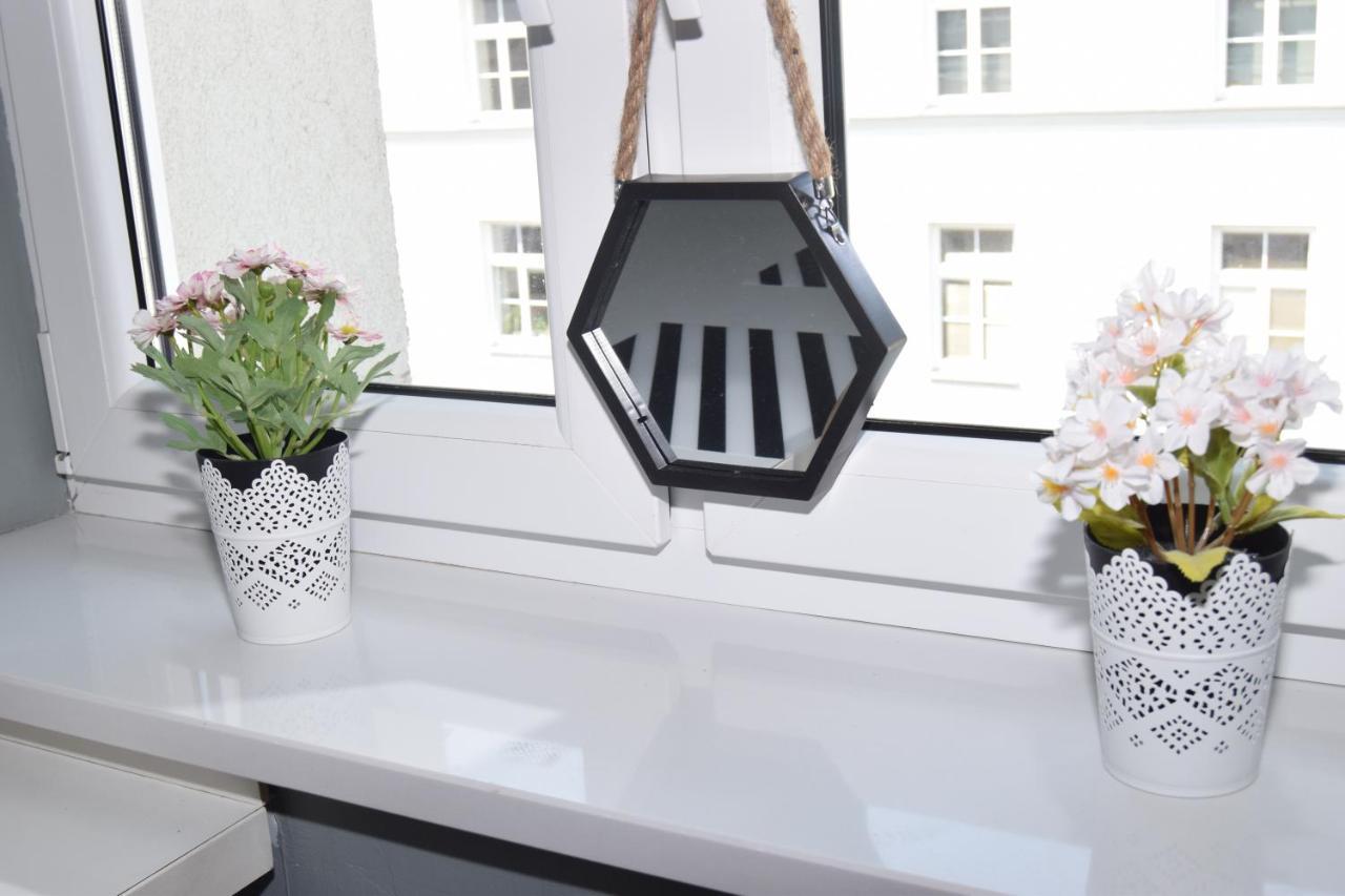 Be My Guest - Hoza Studio - Pkin Super Centrum Metro Wi-Fi Breakfast Varsovia Exterior foto